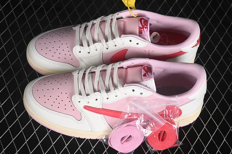 All categories Air Jordan Jordan series basketball shoes Air Jordan 1 Low GX foreign trade version Travis Scott x Air Jordan 1 Low OG AJ1 Joe 1 undercut low top full head layer IQ7604-101